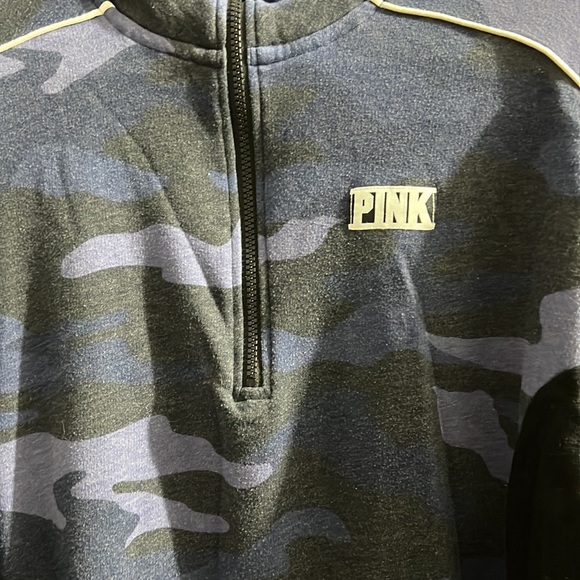 Sweater - Picture 2 of 4